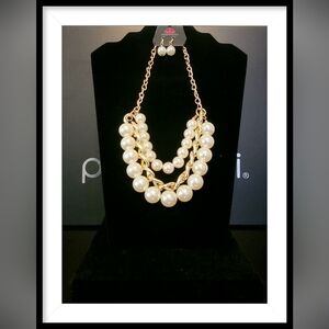 Paparazzi Jewelry Empire State Empress Necklace and Earring Set!